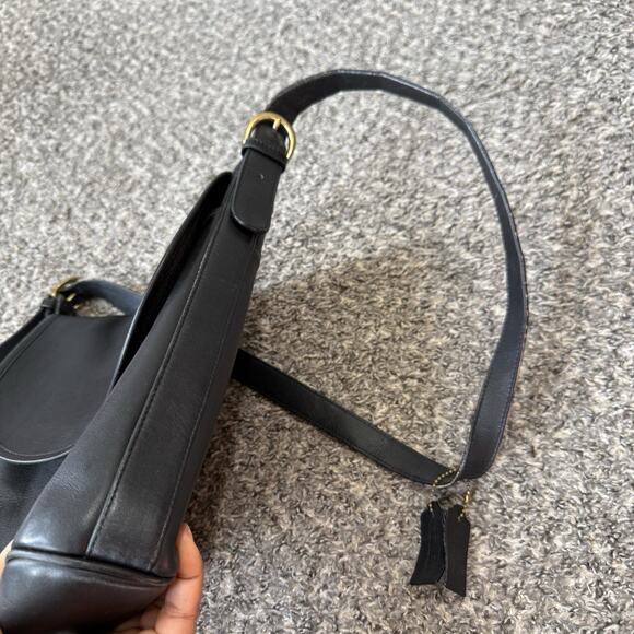 Vintage COACH WHITNEY Black Leather Crossbody Bag Carryall Flap Purse 4115 - Picture 4 of 11